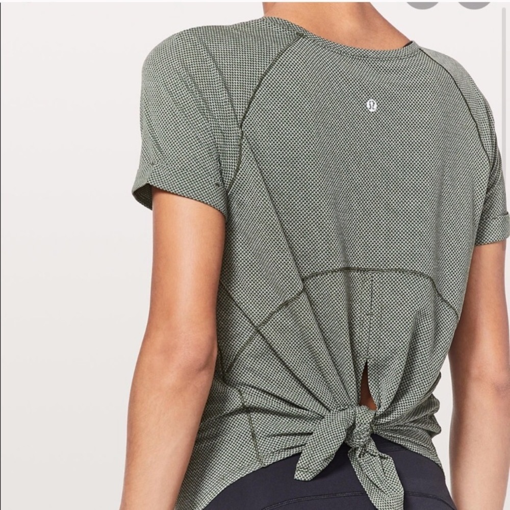 Excellent Condition Tie LuLu Top